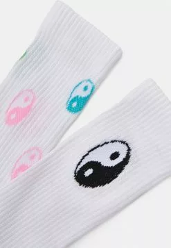 YOURTURN Uomo 3 PACK - Calze - White/black 7 YOURTURN Uomo 3 PACK - Calze - White/black -Sconto YOURTURN in Italia 054f93f5e7fd4ba1ab227a686bc16e0e