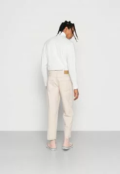 YOURTURN UNISEX - Jeans Baggy - Off White -Sconto YOURTURN in Italia 06d016cf6701421ea061b6f79c207e06