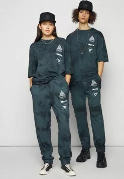 YOURTURN WINCENT WEISS UNISEX - Pantaloni Sportivi - Black -Sconto YOURTURN in Italia 18525c926f3142e6bc6aa97540204c15