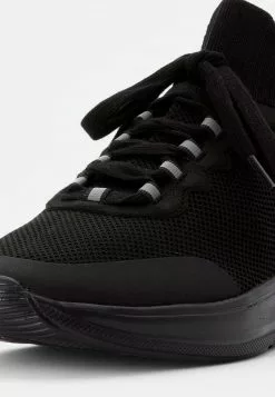 YOURTURN UNISEX - Sneakers Basse - Black -Sconto YOURTURN in Italia 1bdbaee41fdc4b25a2626f0c74030277