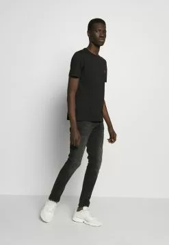 YOURTURN T-shirt Basic - Black, Uomo -Sconto YOURTURN in Italia 1f9c2e87fb30404380aecb4017379714