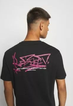 YOURTURN T-shirt Con Stampa - Black, Unisex -Sconto YOURTURN in Italia 218bf409b11c4947b6b88da68fa63d02