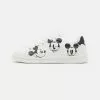 YOURTURN DISNEY UNISEX - Sneakers Basse - White -Sconto YOURTURN in Italia 23263ab3128e486ab3bc4f1b45a285a6