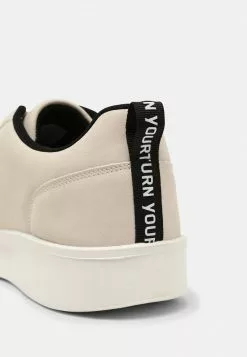 YOURTURN UNISEX - Sneakers Basse - Beige -Sconto YOURTURN in Italia 295fa572833e40c79b3da2e09e99b717