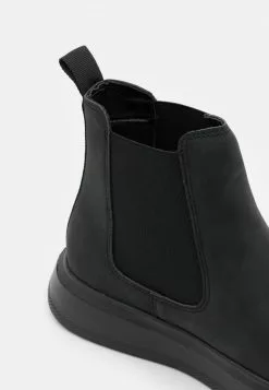 YOURTURN UNISEX - Stivaletti - Black -Sconto YOURTURN in Italia 339c2fa7db0e45cc8b0afe55dd3830e6