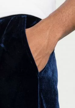 YOURTURN FESTIVE JOGGER UNISEX - Pantaloni Sportivi - Dark Blue 11 YOURTURN FESTIVE JOGGER UNISEX - Pantaloni Sportivi - Dark Blue -Sconto YOURTURN in Italia 34687897af5d4ab2821711d3e1fd1b46