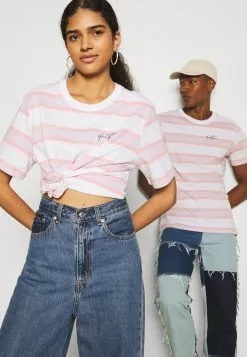 YOURTURN UNISEX - T-shirt Con Stampa - Pink/lilac 13 YOURTURN UNISEX - T-shirt Con Stampa - Pink/lilac -Sconto YOURTURN in Italia 3a87ff8fea254bcea93b463fb4a8549f