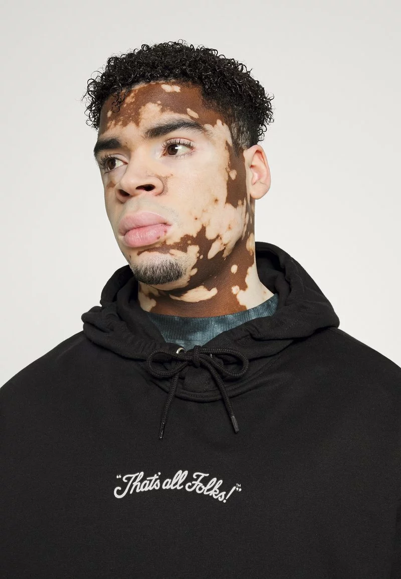 YOURTURN UNISEX LOONEY TUNES SWEAT - Felpa Con Cappuccio - Black 6 YOURTURN UNISEX LOONEY TUNES SWEAT - Felpa Con Cappuccio - Black - immagine 4