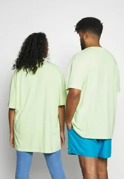 YOURTURN UNISEX - T-shirt Con Stampa - Light Green -Sconto YOURTURN in Italia 44249bb915f549c98b7d4b93ed9025f2