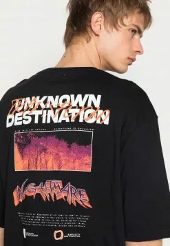 YOURTURN UNKNOWN DESTINATION GRAPHIC T-SHIRT UNISEX - T-shirt Con Stampa - Black -Sconto YOURTURN in Italia 518530d05102465a8cd9b53cfd499f95