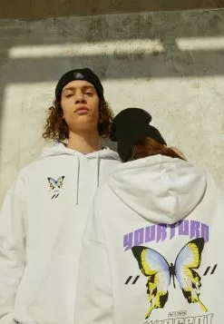 YOURTURN WINCENT WEISS - Felpa Con Cappuccio - White, Unisex -Sconto YOURTURN in Italia 5a7a0f9d46304de69bee397b063ddf0e