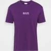 YOURTURN ROSE AND BARBED WIRE UNISEX - T-shirt Con Stampa - Purple 2 YOURTURN ROSE AND BARBED WIRE UNISEX - T-shirt Con Stampa - Purple -Sconto YOURTURN in Italia 61610a9754bb45aeb72ed90aa39cee39