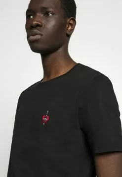 YOURTURN T-shirt Basic - Black, Uomo -Sconto YOURTURN in Italia 7179c0654a214444adf0ac782663ab9c