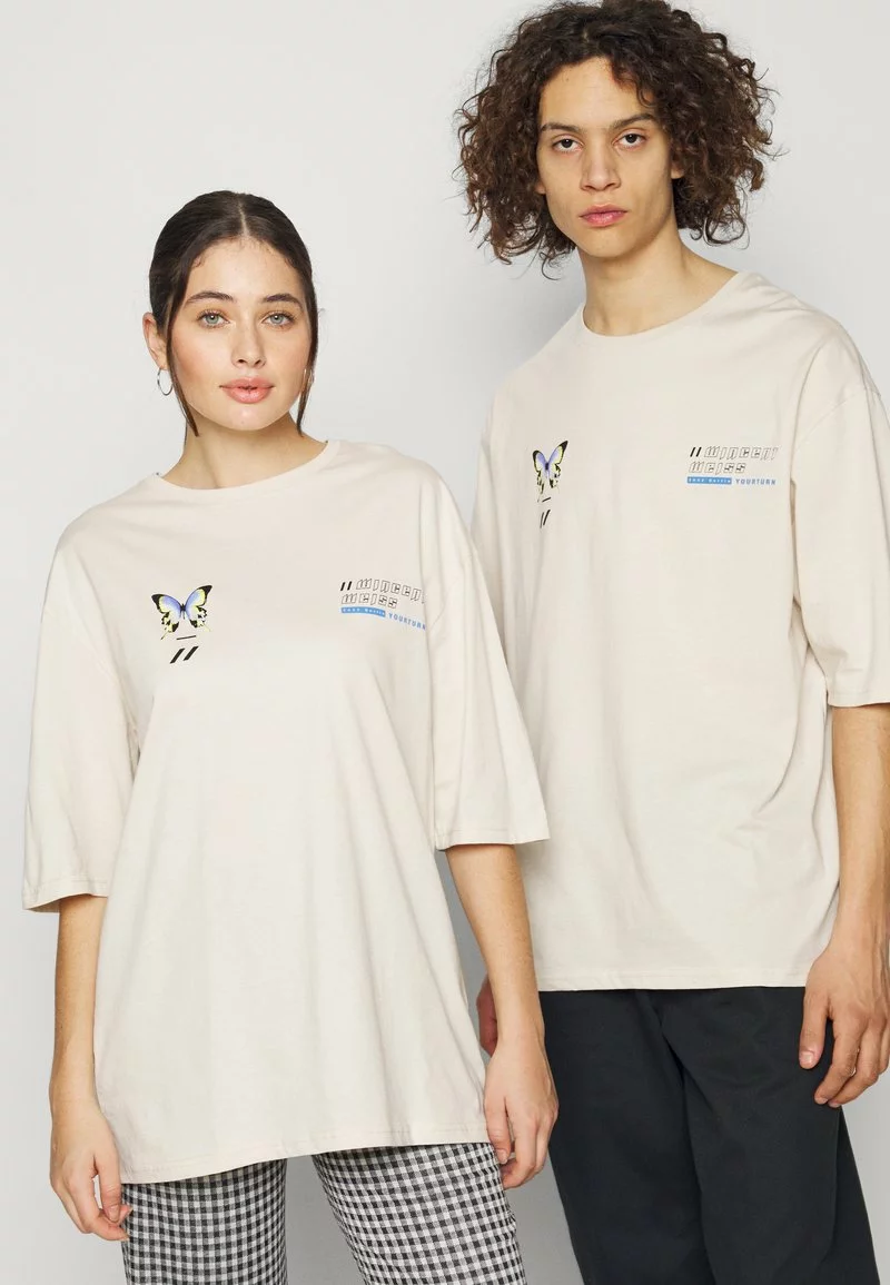 YOURTURN Unisex GRAPHIC TEE WINCENT WEISS BUTTERFLY TEE - T-shirt Con Stampa - Stone 5 YOURTURN Unisex GRAPHIC TEE WINCENT WEISS BUTTERFLY TEE - T-shirt Con Stampa - Stone - immagine 3