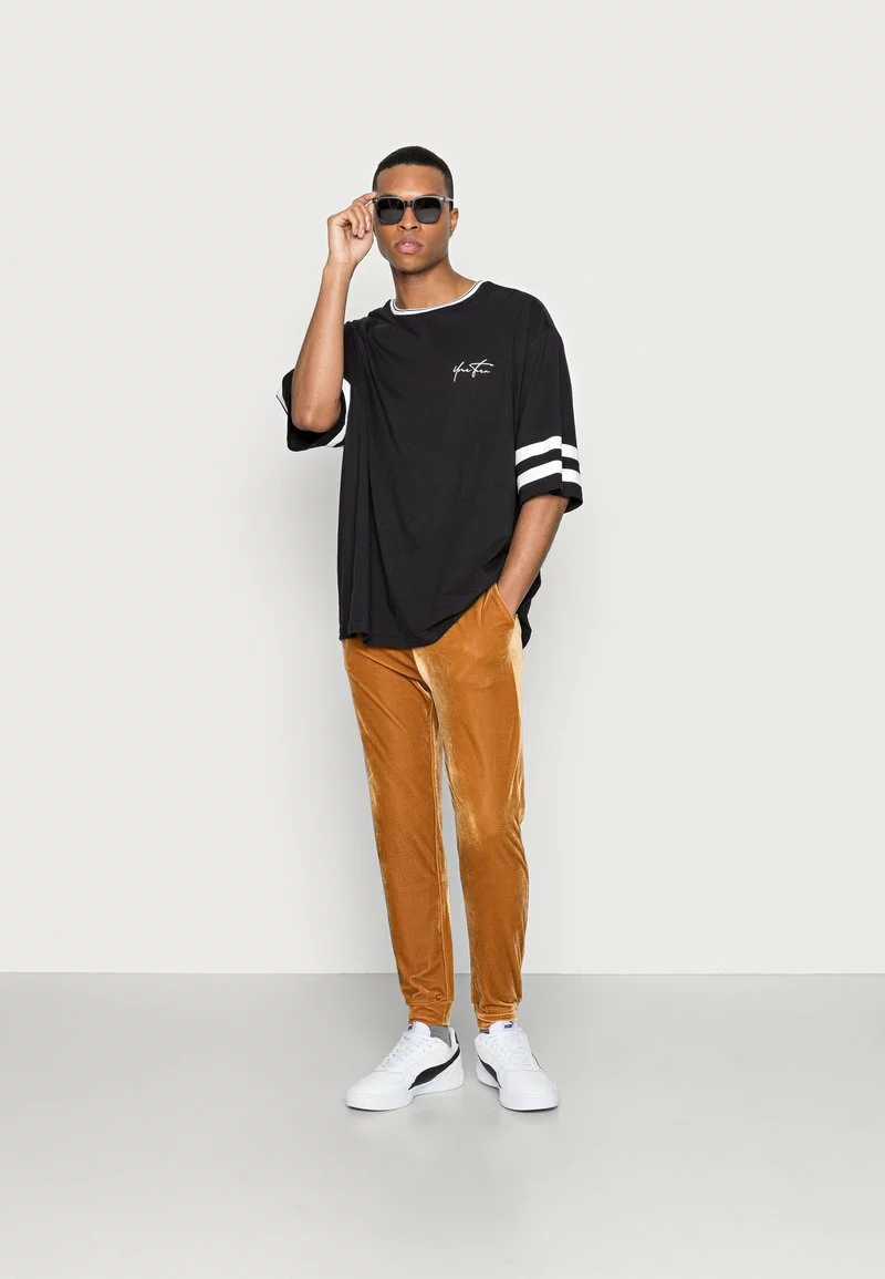 YOURTURN FESTIVE JOGGER - Pantaloni Sportivi - Gold, Unisex 4 YOURTURN FESTIVE JOGGER - Pantaloni Sportivi - Gold, Unisex - immagine 2