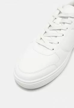 YOURTURN UNISEX - Sneakers Basse - White -Sconto YOURTURN in Italia 8437e0f80f214300b1e18f765662ea34