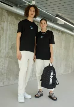 YOURTURN GRAPHIC TEE WINCENT WEISS UNISEX - T-shirt Con Stampa - Black