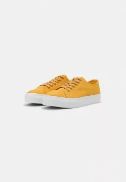 YOURTURN UNISEX - Sneakers Basse - Yellow 10 YOURTURN UNISEX - Sneakers Basse - Yellow -Sconto YOURTURN in Italia 8c57757421a7477b95f5a450c4dc0dfc
