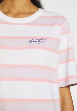 YOURTURN UNISEX - T-shirt Con Stampa - Pink/lilac 14 YOURTURN UNISEX - T-shirt Con Stampa - Pink/lilac -Sconto YOURTURN in Italia 8f5bac769324467d83d9532fb4d0cb93