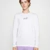 YOURTURN UNISEX - Maglietta A Manica Lunga - White -Sconto YOURTURN in Italia 92c4ba9fee024e349f32dd10226b6ce5