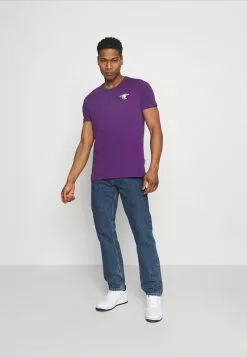 YOURTURN UNISEX - T-shirt Con Stampa - Purple 9 YOURTURN UNISEX - T-shirt Con Stampa - Purple -Sconto YOURTURN in Italia 92c6ef0965cf47c2984ebf16cd23628c