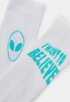 YOURTURN 3 PACK - Calze - White/black/neon Blue, Uomo 8 YOURTURN 3 PACK - Calze - White/black/neon Blue, Uomo -Sconto YOURTURN in Italia 948aab7d8b2b4f65a4f86d51301adb84