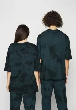 YOURTURN GRAPHIC TEE WINCENT WEISS UNISEX - T-shirt Con Stampa - Black -Sconto YOURTURN in Italia a95940a44b29408496bf1ed485a03e4a