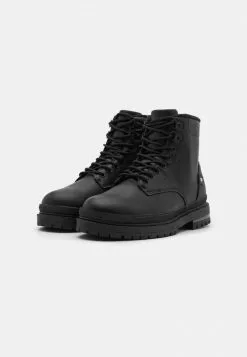 YOURTURN UNISEX - Stivaletti Stringati - Black 9 YOURTURN UNISEX - Stivaletti Stringati - Black -Sconto YOURTURN in Italia b3d835539ea44b2c8157b0f8ed1fe62b