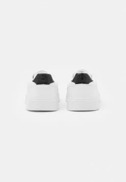 YOURTURN UNISEX - Sneakers Basse - White -Sconto YOURTURN in Italia c4d2ce3644f54a44980aba792d90bcfb