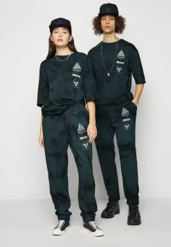 YOURTURN GRAPHIC TEE WINCENT WEISS UNISEX - T-shirt Con Stampa - Black -Sconto YOURTURN in Italia cb255ffb18a84b35a5f92058c6e7274c