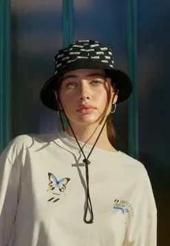 YOURTURN WINCENT WEISS UNISEX - Cappello - Black -Sconto YOURTURN in Italia cd0d2f0f82d6495bb81a9f6c5d29a68d