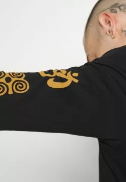 YOURTURN UNISEX - Maglietta A Manica Lunga - Black -Sconto YOURTURN in Italia ceb6052fd8f54e54a0bb178b4a8d0195