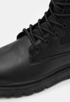 YOURTURN UNISEX - Stivaletti Stringati - Black 13 YOURTURN UNISEX - Stivaletti Stringati - Black -Sconto YOURTURN in Italia d4c263d35f55429fb4f1c67ba2c875ca