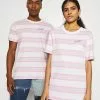 YOURTURN UNISEX - T-shirt Con Stampa - Pink/lilac -Sconto YOURTURN in Italia d4eaf2830f594f4b908652dfedbb4693