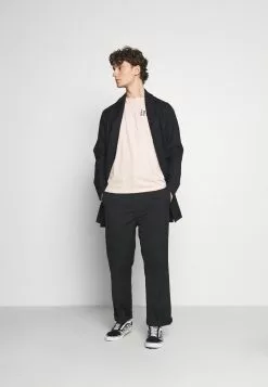 YOURTURN T-shirt Con Stampa - Pink, Unisex 9 YOURTURN T-shirt Con Stampa - Pink, Unisex -Sconto YOURTURN in Italia d6dcbc3ad1a94db6835ed642f09292d2