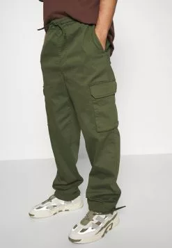 YOURTURN UNISEX - Pantaloni Cargo - Light Green -Sconto YOURTURN in Italia ddfebc5b69344ce88891fdfc8411d9a2