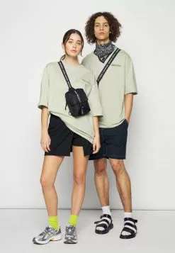 YOURTURN GRAPHIC TEE WINCENT WEISS UNISEX - T-shirt Con Stampa - Light Green -Sconto YOURTURN in Italia e2d618337d214359bd03490b1b55b58a