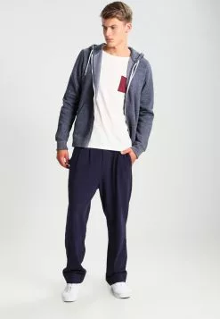 YOURTURN T-shirt Con Stampa - Offwhite, Uomo -Sconto YOURTURN in Italia e54ef76d9dfe4e3d85f48560c2eca35c