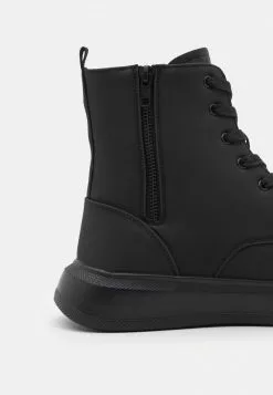 YOURTURN UNISEX - Stivaletti Stringati - Black -Sconto YOURTURN in Italia e76773e374de4f60950230db6ab8e5f3