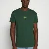 YOURTURN T-shirt Con Stampa - Dark Green, Unisex -Sconto YOURTURN in Italia e8ae3d18162042378c29f6a3278f2d6a