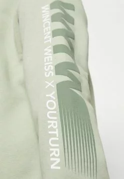 YOURTURN WINCENT WEISS UNISEX - Felpa Con Cappuccio - Light Green -Sconto YOURTURN in Italia eadb532ea8674260a29ecbc55627c5a3