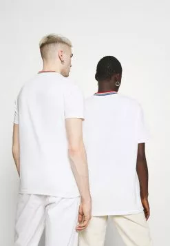 YOURTURN PRIDE UNISEX - T-shirt Con Stampa - White -Sconto YOURTURN in Italia eb9dbc6b29194a2f85cfd016d9e73cff