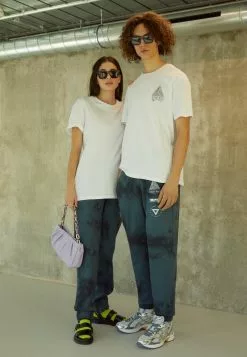 YOURTURN GRAPHIC TEE WINCENT WEISS UNISEX - T-shirt Con Stampa - White