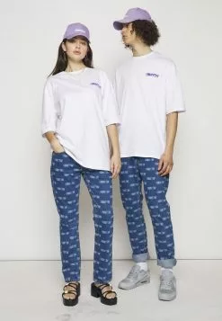 YOURTURN WINCENT WEISS UNISEX - Jeans A Sigaretta - Blue Denim 14 YOURTURN WINCENT WEISS UNISEX - Jeans A Sigaretta - Blue Denim -Sconto YOURTURN in Italia f56197d552134c689de43db3e1375ac4