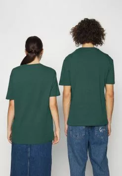 YOURTURN GRAPHIC TEE WINCENT WEISS UNISEX - T-shirt Con Stampa - Dark Green -Sconto YOURTURN in Italia f818553811d84d35b146e5aa0ec28bca