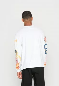 YOURTURN GRAPHIC SHIRT UNISEX - Maglietta A Manica Lunga - White 9 YOURTURN GRAPHIC SHIRT UNISEX - Maglietta A Manica Lunga - White -Sconto YOURTURN in Italia f85971e1c3124340b796dfcd7160c53a