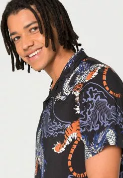 YOURTURN UNISEX - Camicia - Black 11 YOURTURN UNISEX - Camicia - Black -Sconto YOURTURN in Italia f9bdc9f5524a451a8d3c71f7b02b622b