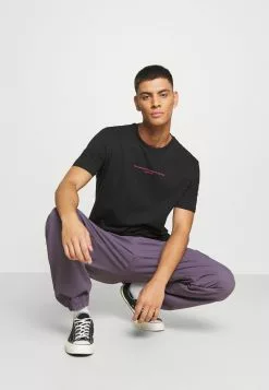 YOURTURN T-shirt Con Stampa - Black, Unisex -Sconto YOURTURN in Italia fc030e88067f46dc81fbab9fd3e332b0